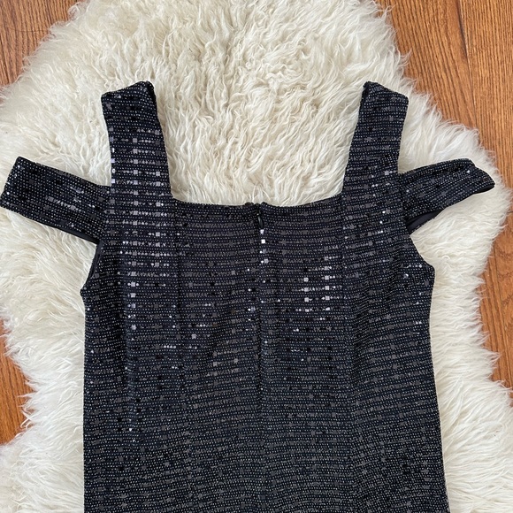 Dress - Picture 2 of 6